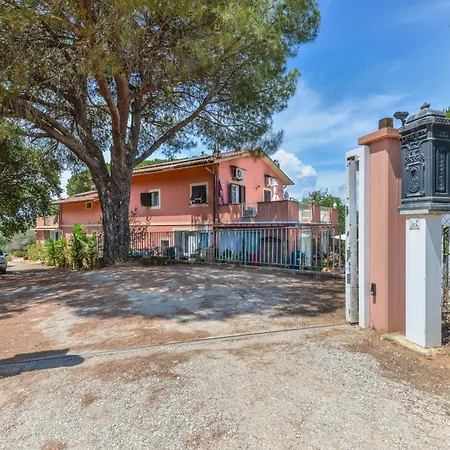Casale Grandangolo Feriehus *